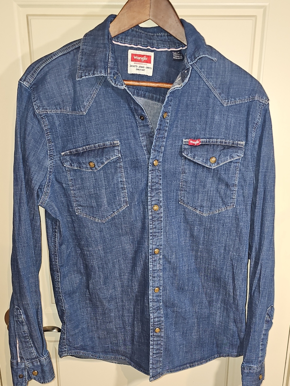 Wrangler Men's Classic Western Denim Shirt in Blue Size M